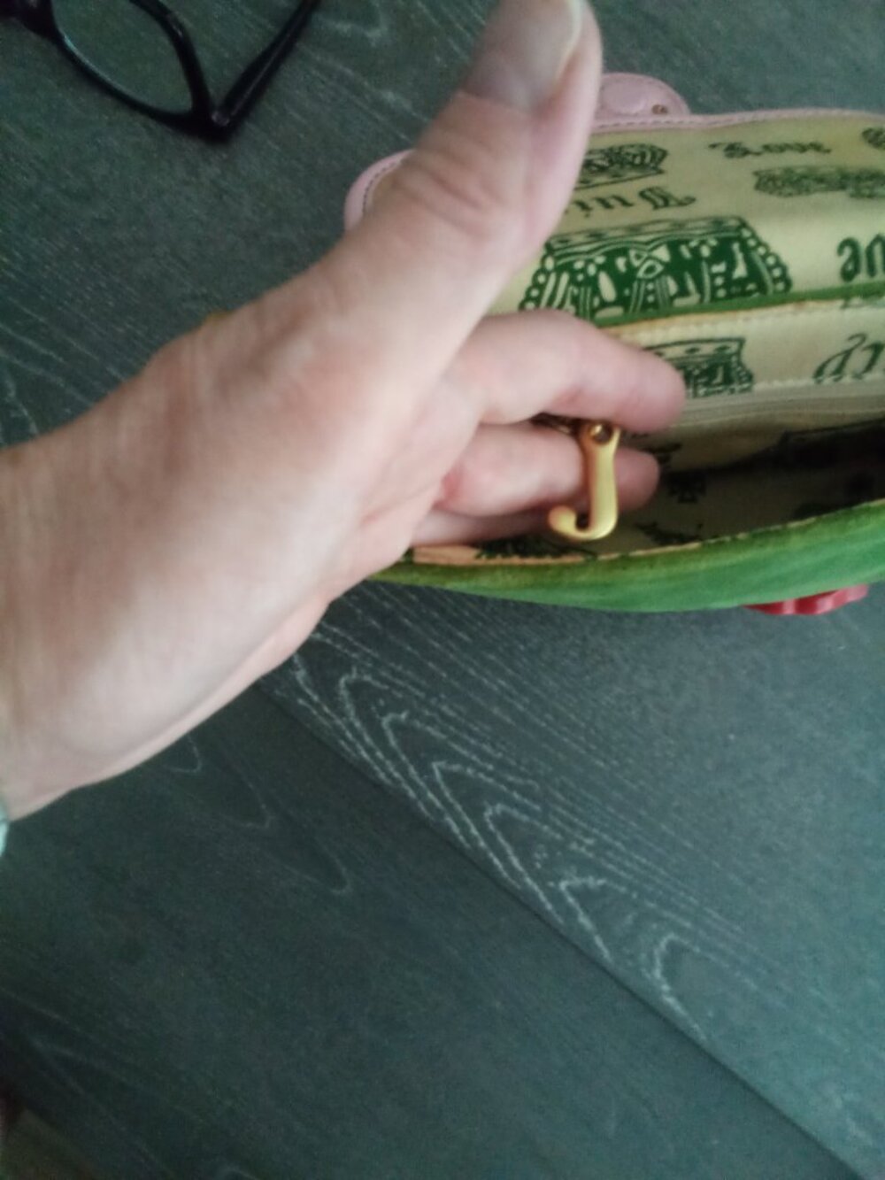 JUICY COUTURE VINTAGE GREEN BAG - Picture 5 of 9